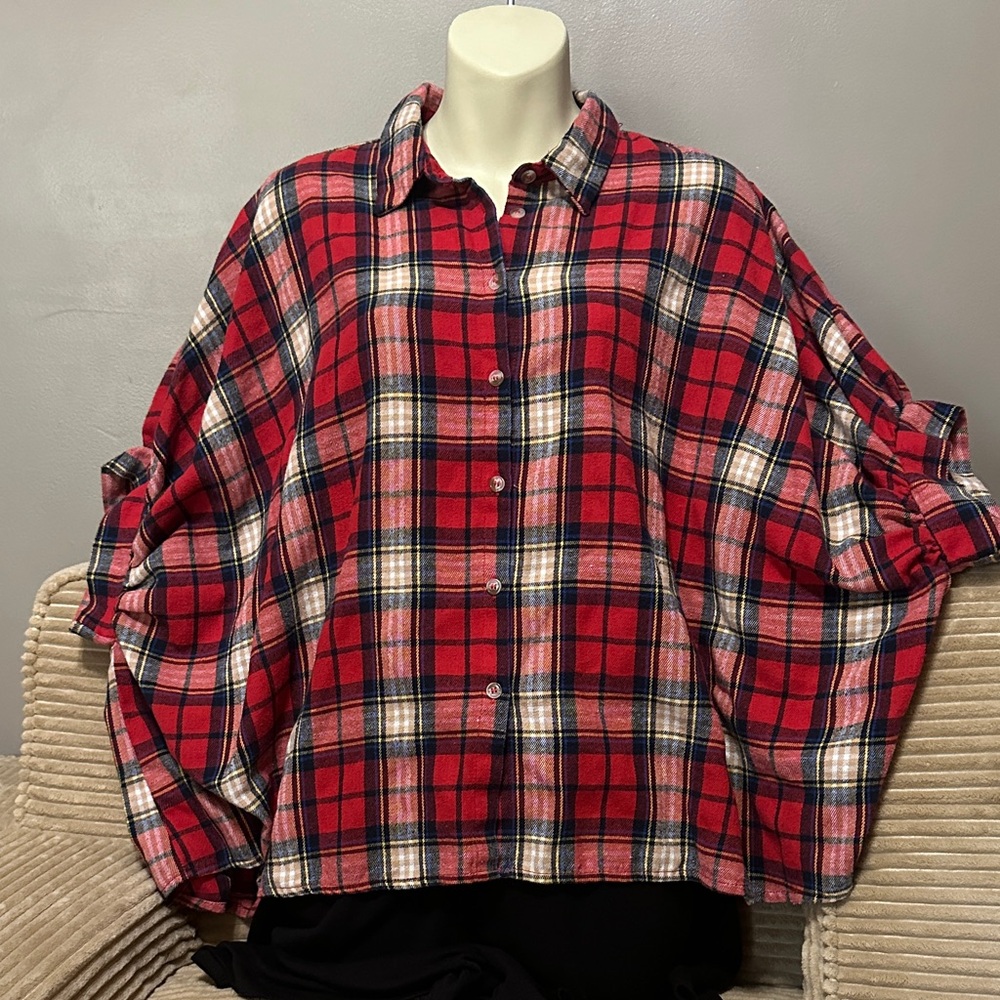 Day + Moon Red Plaid oversized button up flannel short sleeve shirt Small